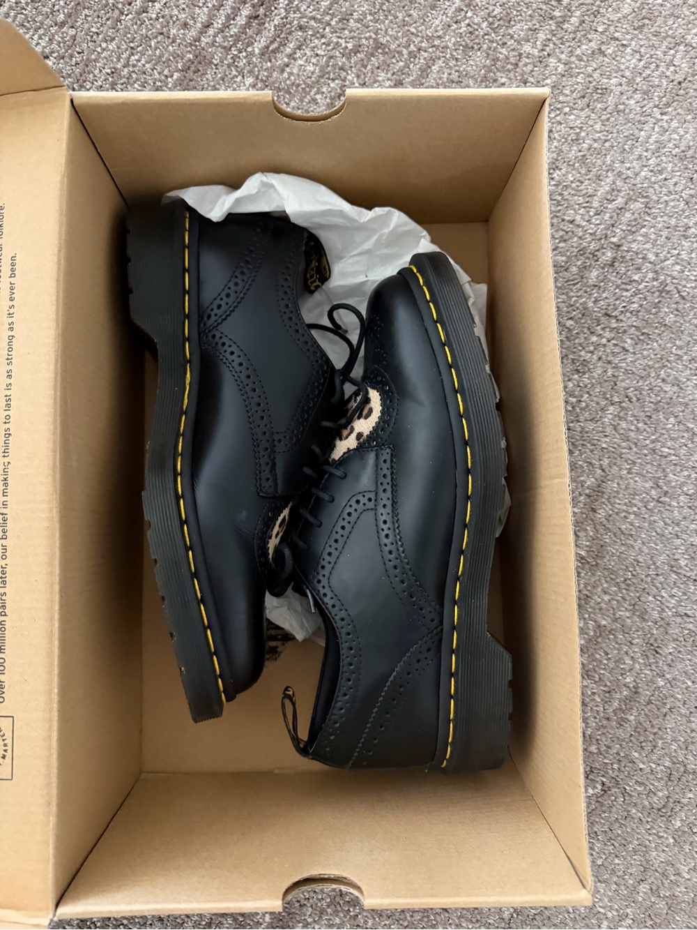Dr. Martens Black Joyce Leopard Heart Brogue Oxford Boots Black Womens Size 10 - Picture 2 of 5